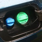 ディーゼルでは軽油を使用するだけでなく、定期的なアドブルーの補充が必要