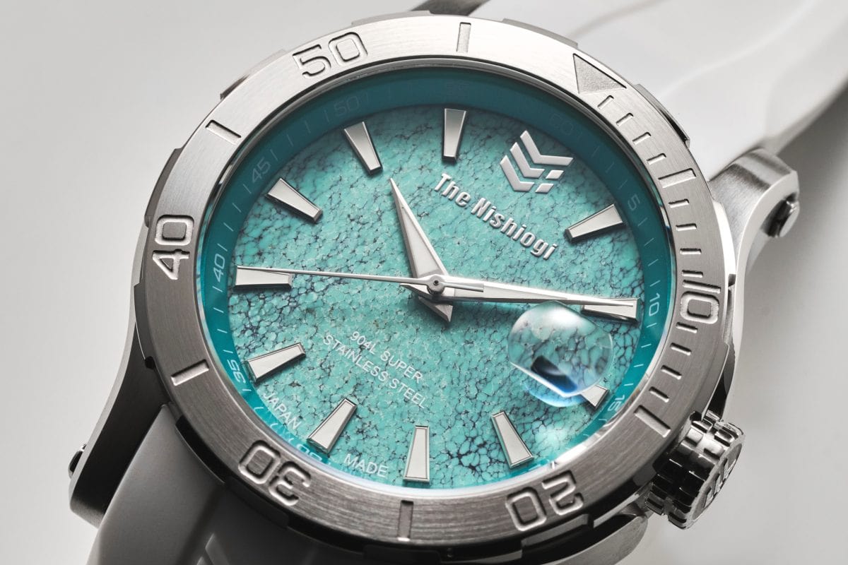 本物のターコイズを腕元に」希少な原石をスライスした一点モノ…初夏に