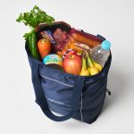 バーベキューの食材などもたっぷり収納できる