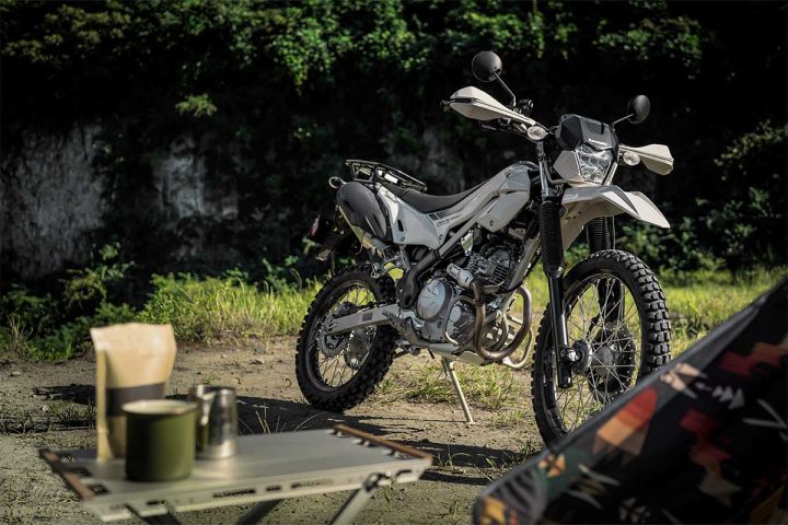 「旅好きライダーの冒険心を掻き立てる」アクティブにバイクライフを楽しむなら…カワサキの“KLX230SHERPA”に注目