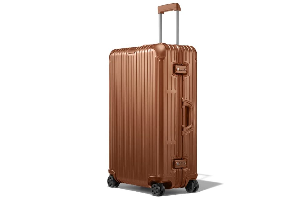 リモワ「オリジナル チェックインL ブロンズ」￥281,600／H79×W51×D27.5㎝／86ℓ​／6.2㎏