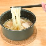 鍋に入れて温めるだけでこのクオリティは凄すぎる。スープの味は当然のことながら喜多方ラーメン坂内そのもの！