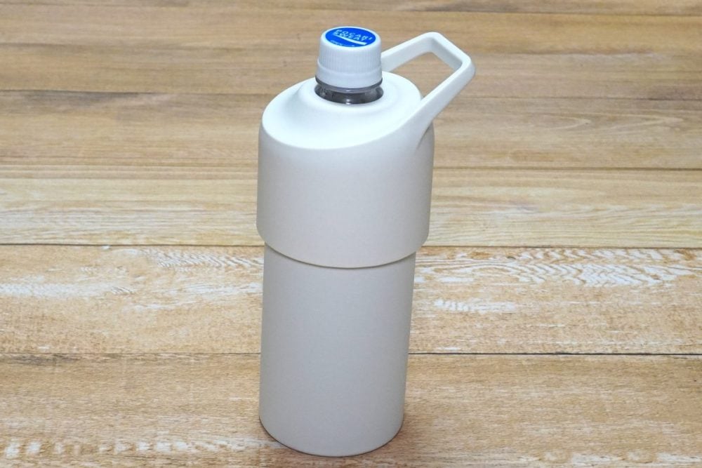 無印良品「冷やしたまま持ち運べる　ペットボトル用保冷ホルダー」