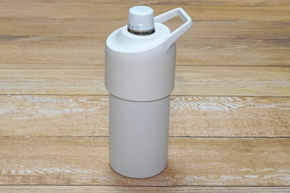 無印良品「冷やしたまま持ち運べる　ペットボトル用保冷ホルダー」