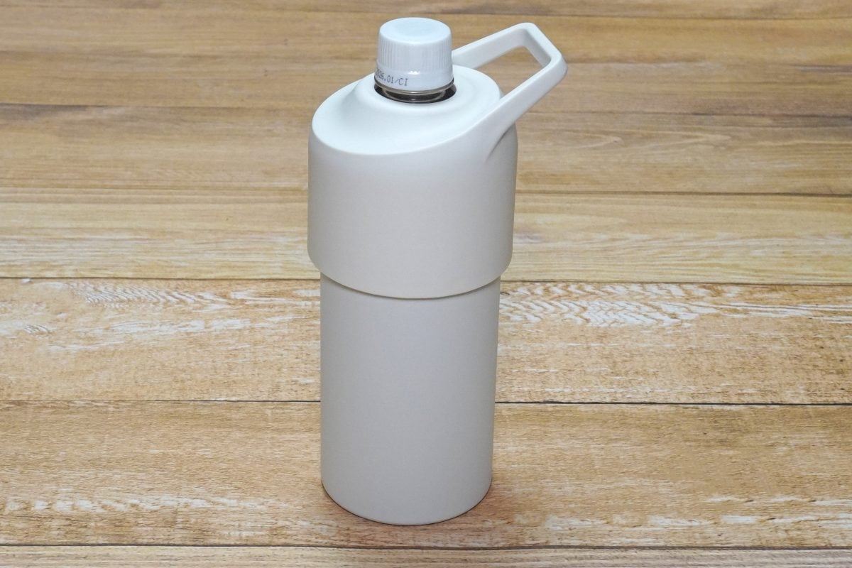 無印良品「冷やしたまま持ち運べる　ペットボトル用保冷ホルダー」