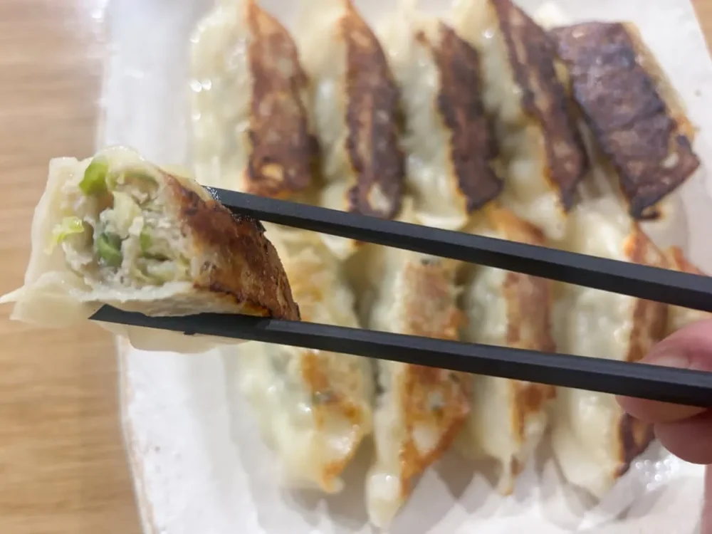 第3位　「冷凍餃子に戦国時代到来⁉」覇者となる餃子は一体どれだ？肉汁爆弾、超にんにく、黒胡椒…“異彩を放つ個性派冷凍餃子”3品を食べ比べてみた