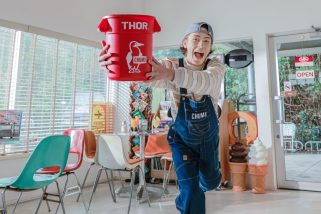 「らしさがたまらない…赤ボディ」チャムス×ソーの初タッグ商品はキャンプ＆リビングで重宝する“ラウンドコンテナ”