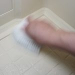 ニトリ ゴムの力で汚れを落とすバスブラシ(ホワイト)