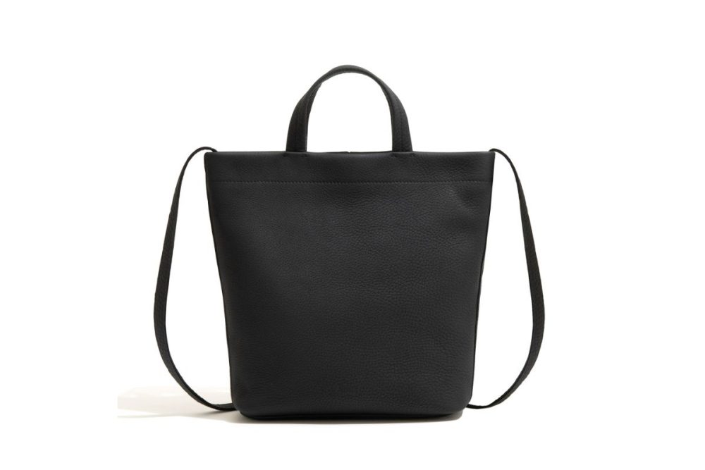 アントラック「トートショルダー」￥38,500／W30×H29×D8㎝