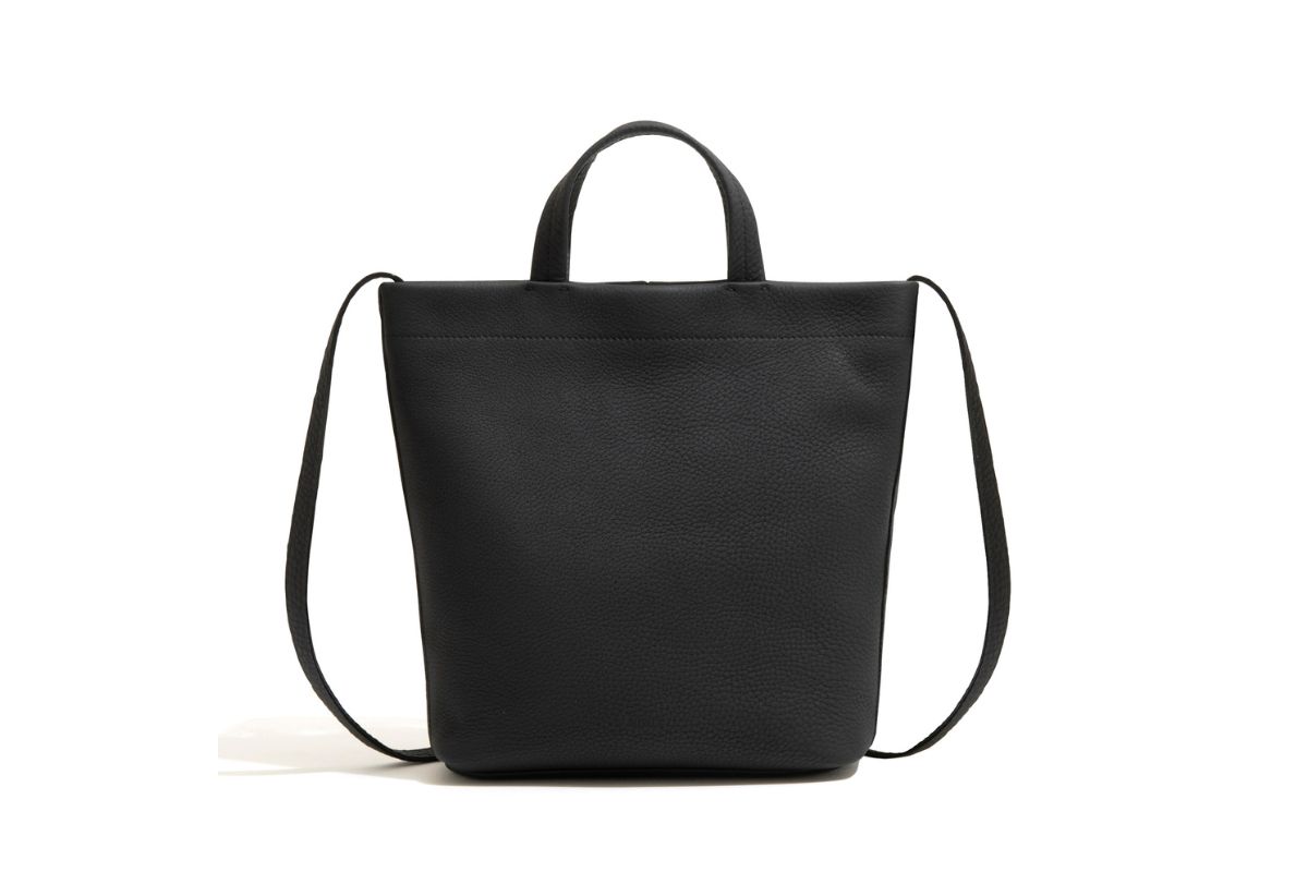 アントラック「トートショルダー」￥38,500／W30×H29×D8㎝