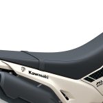ライディングシーンに応じてポジションをフレキシブルに変えることができるシート