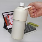 無印良品「冷やしたまま持ち運べる　ペットボトル用保冷ホルダー」