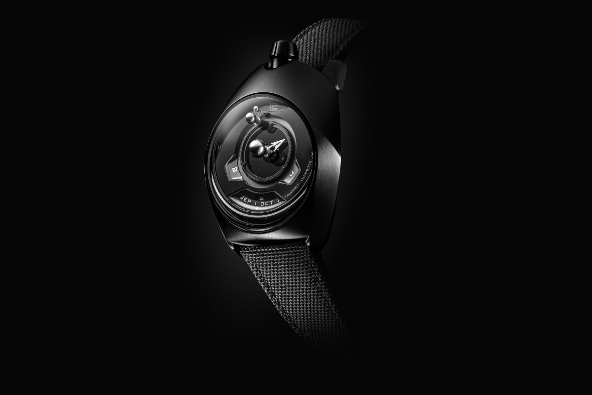 スペースワン「TELL-03」￥616,000／自動巻／42㎜径／パワーリザーブは約38時間／3気圧防水／世界限定200本