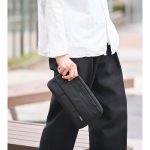 クラッチバッグとしても使用可能