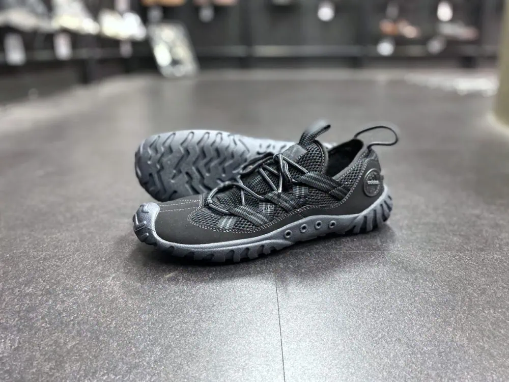 第3位　「アディダスの伝説的水陸両用シューズが復活」全地形対応モンスター“WATER MOC EQT”をスニーカー系ライターが試し履き