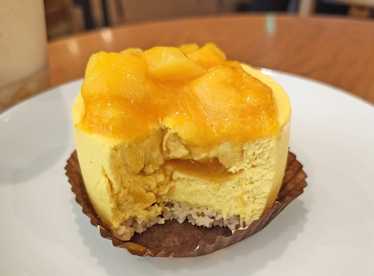 スターバックスコーヒー「マンゴームースケーキ」
