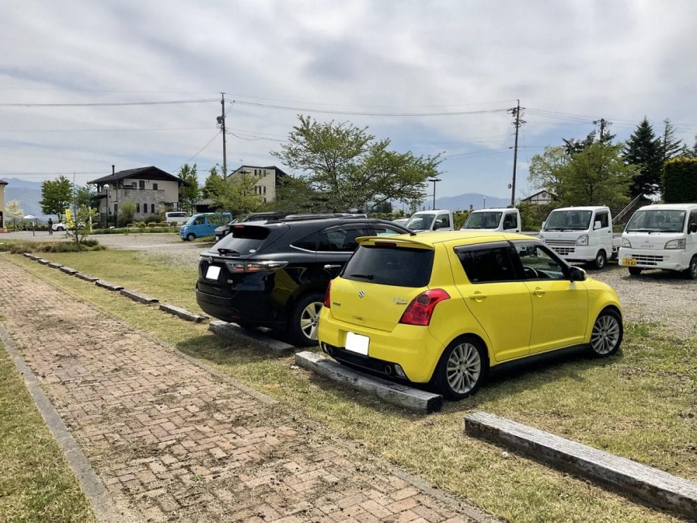 駐車場の隅に止めたのにやっぱり隣に止められたという例も