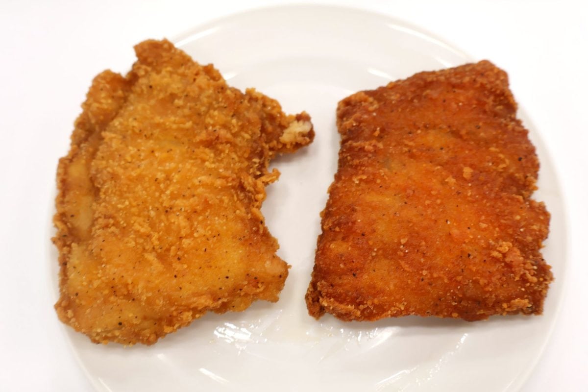 「ファミチキ」と「ファミチキレッド」を比較してみる