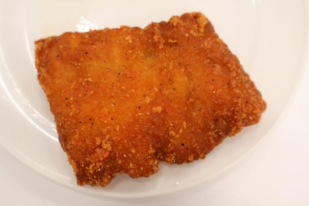 「ファミチキレッド」は見るからに赤い！