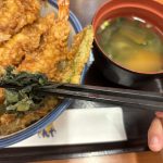 箸休めとして添えられている⻘じそ風味の広島菜