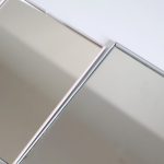 一般的な鏡と比べるとその色味の違いに気づく