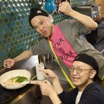 STEP2 アスパラを入れてバターと醤油を加える