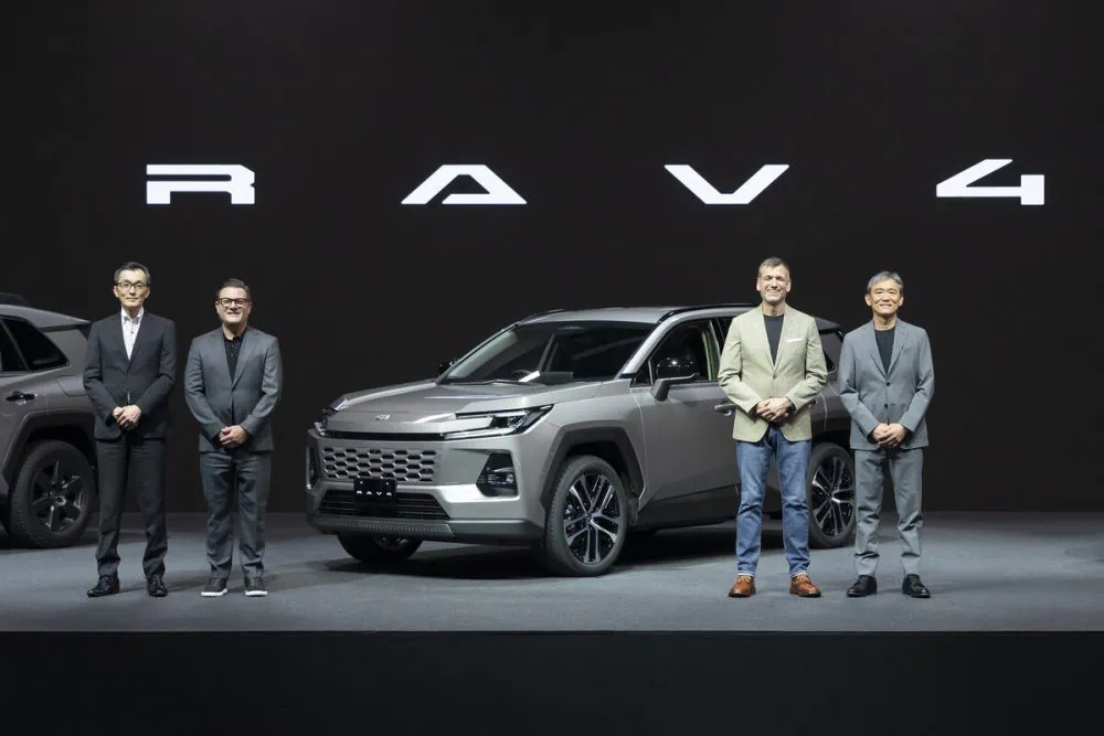 第3位　「トヨタの新型RAV4が世界初公開」コア・アドベンチャー・GRスポーツの3タイプを展開…2025年度内に日本国内で正式発表へ！