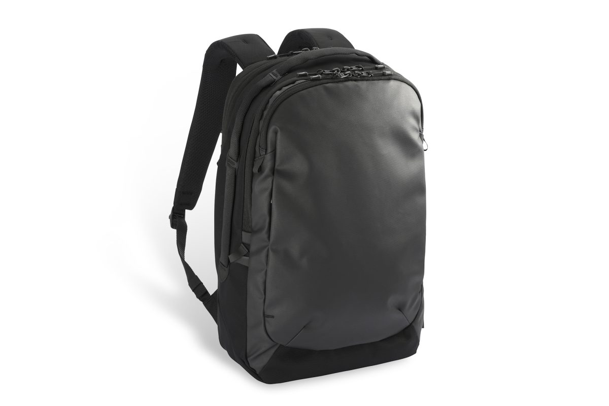 梅雨を乗り切る優秀ビズリュック」カバン内を水濡れリスクから守る