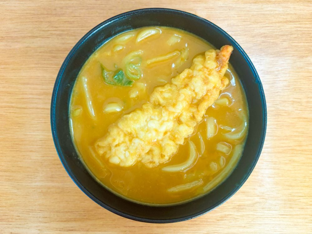 「巣鴨古奈屋 えび天カレーうどん」も「どん兵衛」のように、ぜひともえび天だけ後のせパッケージにしてほしい！