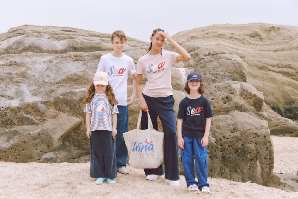 プチバトー×ウィンダンシー】家族お揃いで楽しめるロゴTシャツやパジャマが登場