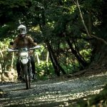 街乗りからトレイルライドまで幅広く活用可能なKLX250シェルパ
