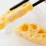 シャクっとした歯触りがいいレンコンは甘味もしっかりあって、セルフうどん店のトッピングの天ぷらと同じくらいのクオリティ