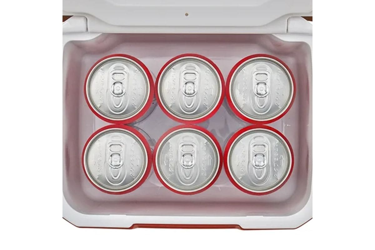 容量約4.7ℓで、350㎖の缶6本をぴったり収容可能