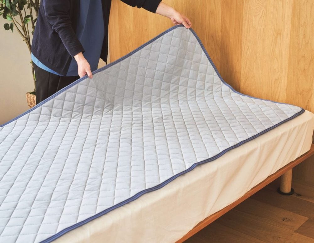 カインズ　もっとひんやり 消臭敷パッド Pitapa ネイビー シングル 100×200㎝