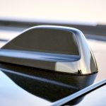 シャークフィンアンテナを従来の無塗装のタイプからグロスブラックに変更