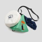 アウトドアプロダクツ×グラニフ「2WAY ミニポーチバック」￥9,500／ピラミッドはH16×D19㎝、サークルはH16×D4㎝、ギャザーハンドルは67㎝（最長時）