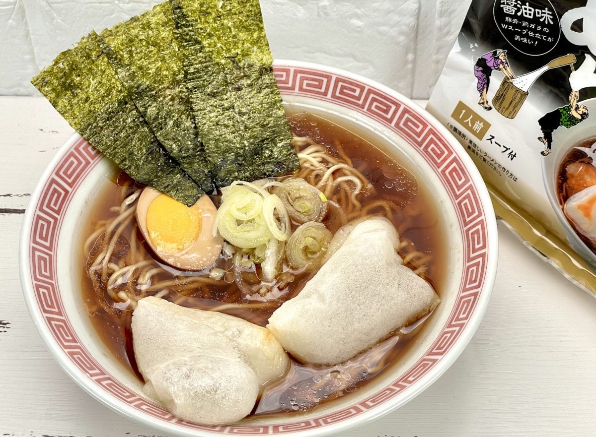 もち米の里ふうれん特産館
もちが主役のらーめん 醤油味／もちはオーブンで焼いたのですごく膨らんでいます。少し香ばしく焼いた方がこのラーメンと相性が良さそうです。トッピングは海苔と卵と白ネギにしましたが、ほうれん草もオススメです