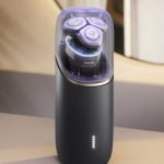 UV充電ケースは、シェーバー本体の充電やシェービングヘッドへのUV照射による除菌、そして携帯用のケースとして使用可能