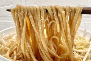 「このインスタントラーメン、爆うま」即席麺マニアおすすめ“暑い夏にこそ食べてほしい”スタミナ満点のご当地袋麺3選