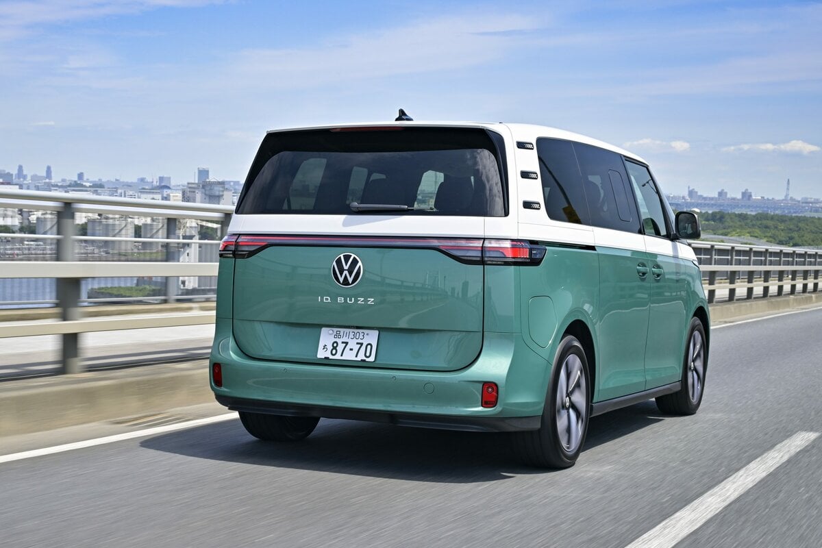 WLTCモード一充電走行距離は「プロ」が524km、ロングホイールベースモデルが554km