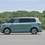ショートオーバーハングのプロポーション、V字型のパネルを備えた象徴的なフロントフェイスと特大のVWロゴなど「タイプ 2」のヘリテージを継承