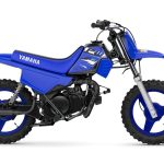 上級オフロードレーサー「ヤマハ YZシリーズ」と共通する「ヤマハブルー」のボディカラーとグラフィックを採用