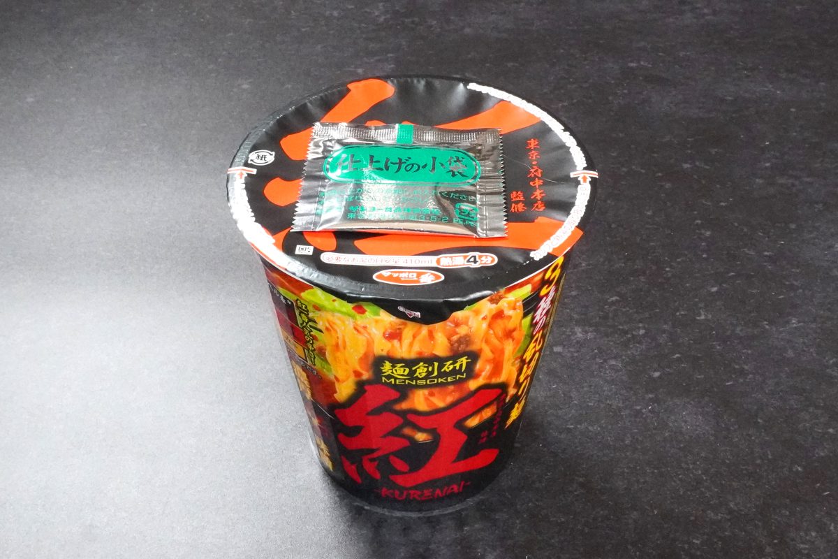 サンヨー食品 サッポロ一番 麺創研紅監修　濃厚辛味噌ラーメン