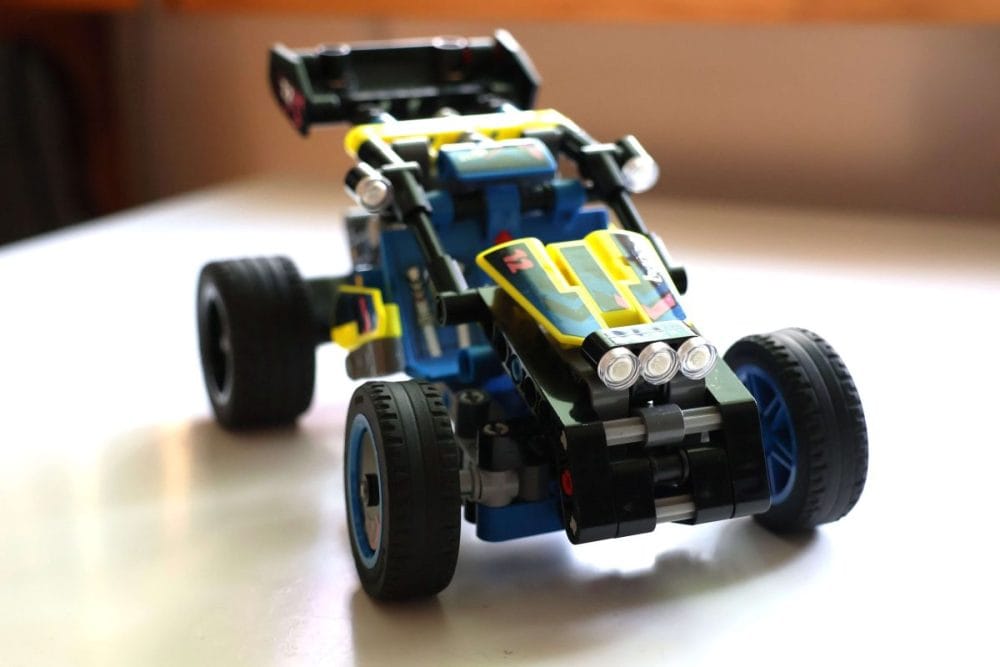 3位　LEGO テクニック オフロード・レースバギー（42164）「親子でハマる！“動きすぎるギミック”満載のメカバギー」