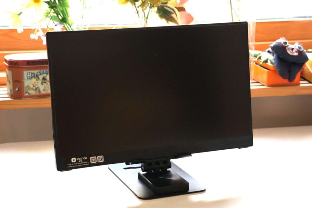 2位　Ingnok モバイルモニター 15.6インチ「ガチ作業もゲームも。“自由に動くスタンド”が神すぎた1台」