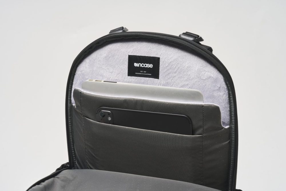 専用のPC収納スペースを用意