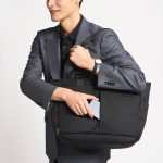 片手で荷物が出せる！