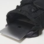 メイン収納部には15インチまで対応したPCスリーブが