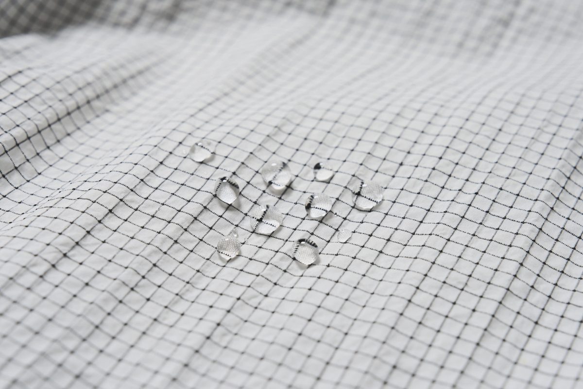 はっ水加工を施すことで小雨にも対応