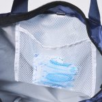 保冷剤を入れるのに最適なメッシュポケットを装備